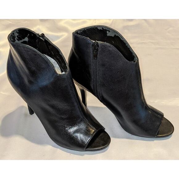 NINE WEST Asielle Womans Black Leather Peep Toe Bootie Heels Size 6M Zip Up - Picture 2 of 8